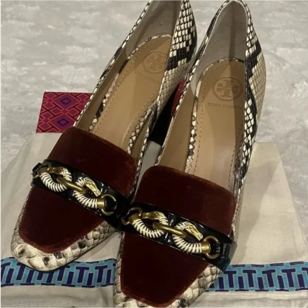NWT Tory Burch •Jessa Pump •Stamped Snake Printed •Leather and Velvet  •size 7